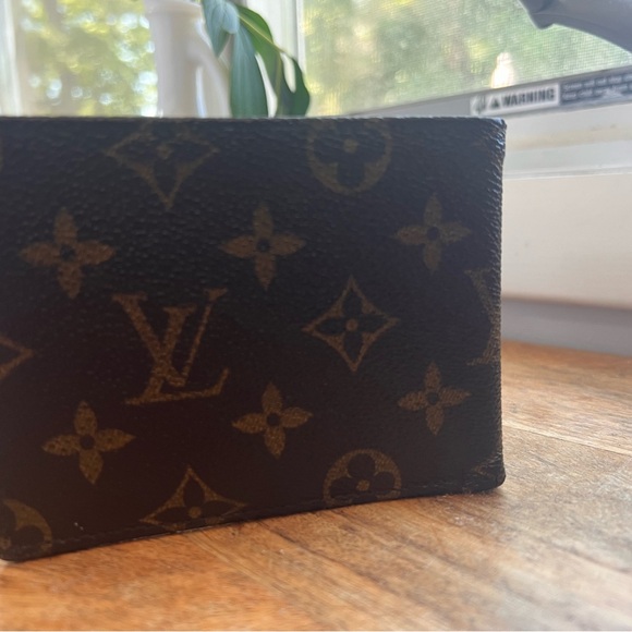 Vintage Vuitton Bifold wallet - Picture 11 of 13
